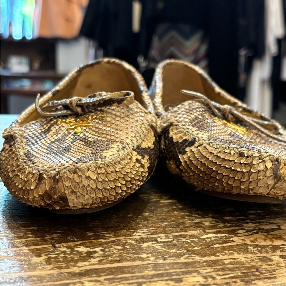 Prada Python Loafers Snakeskin Bow Gold Logo - Picture 10 of 12